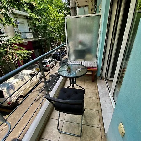 Modern Petite Studio Central A3 Daire