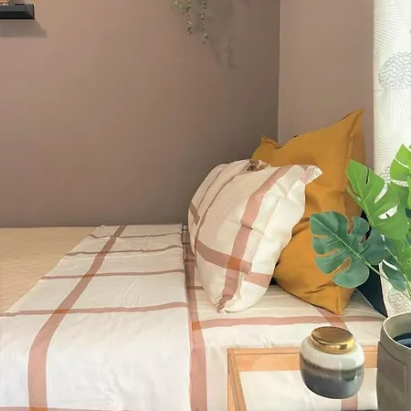 Modern Petite Studio Central A3